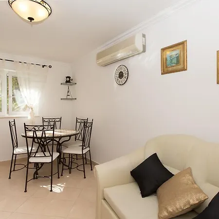 Appartement Mediterranea - Garden Mlini